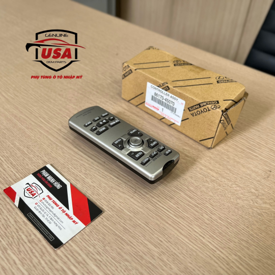 Remote khiển  hệ thống giải trí Toyota Sienna  