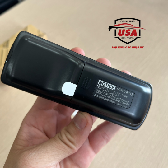 Remote khiển  hệ thống giải trí Toyota Sienna  