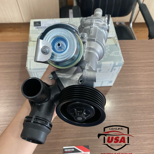Bơm nước động cơ Mercedes E Class  - A2742000800