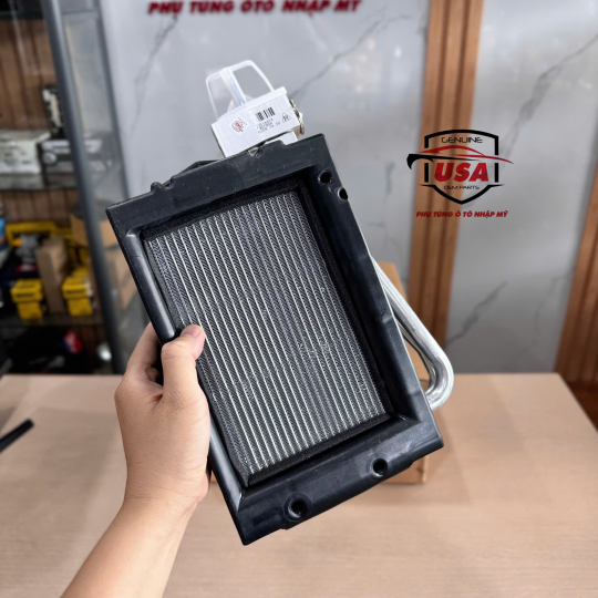 Giàn lạnh điều hòa sau Cadillac Escalade ESV  84445411
