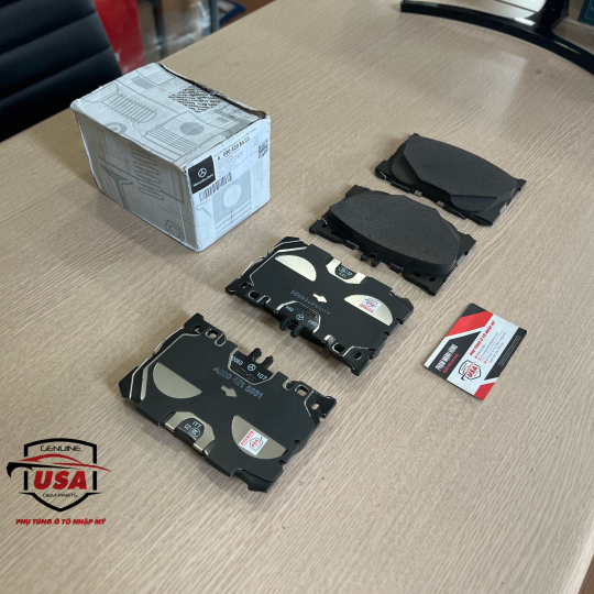 Bố thắng trước Mercedes GLC 300