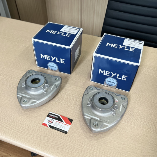 Cao su bắt  bèo nhúng trước Mercerdes GLA 250 - A2463230020