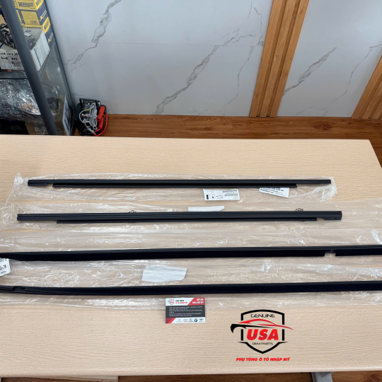 Ron chặn nước kiếng cửa Porsche Cayenne  