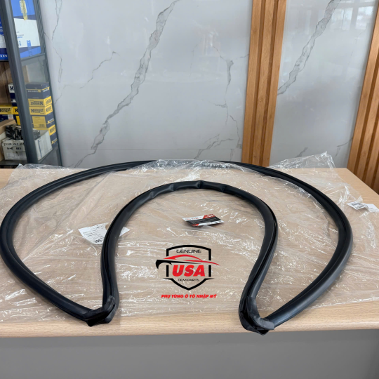 Ron cao su khoang động  cơ Porsche Cayenne  